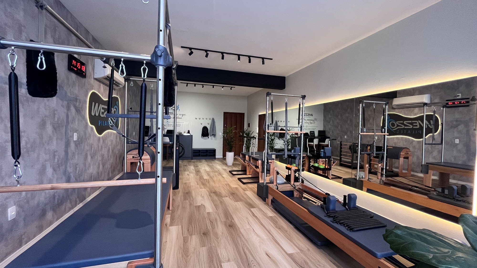 Estúdio Wezzo Pilates com aparelhos de Pilates